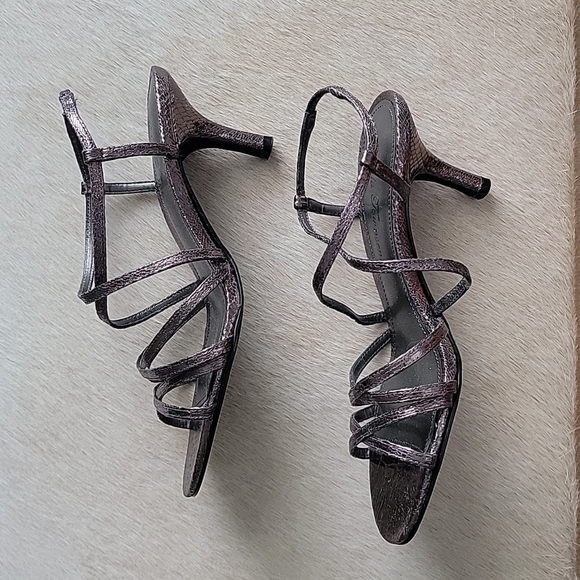 Lulu Townsend Heels Size 6M - Picture 3 of 7